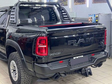 elektricheskaya-rolleta-na-kuzov-dodge-ram-rho (2)